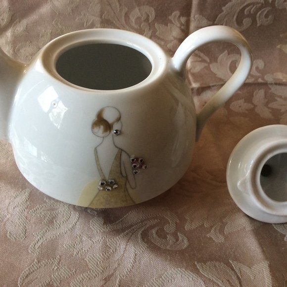 Stackable Teapot and Cup Set - Picture 5 of 11